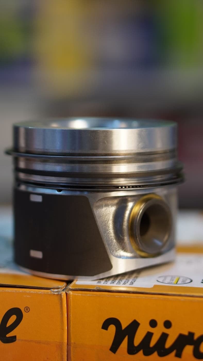 Piston moteur NURAL — photo 21