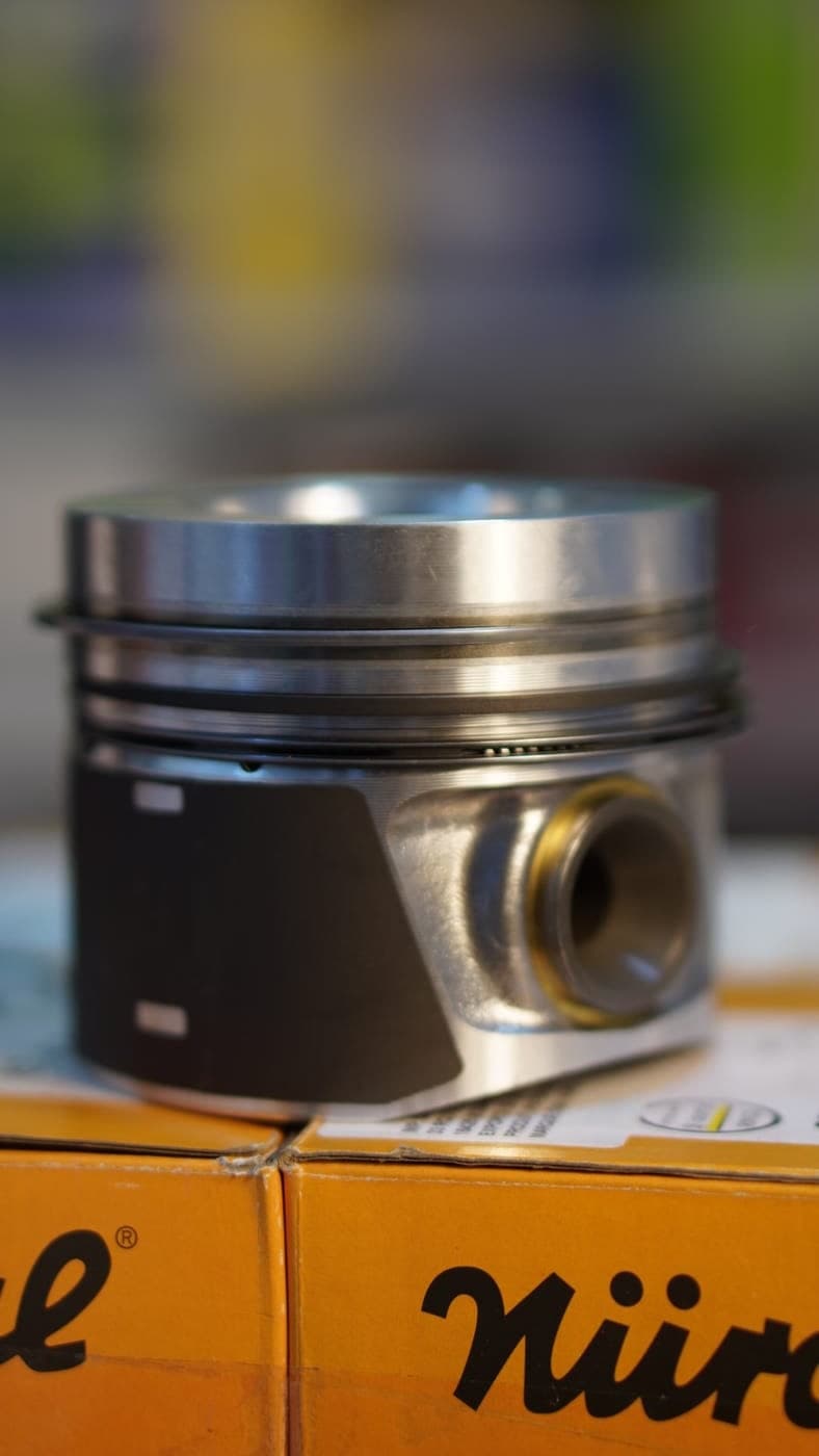 Piston moteur NURAL — photo 22